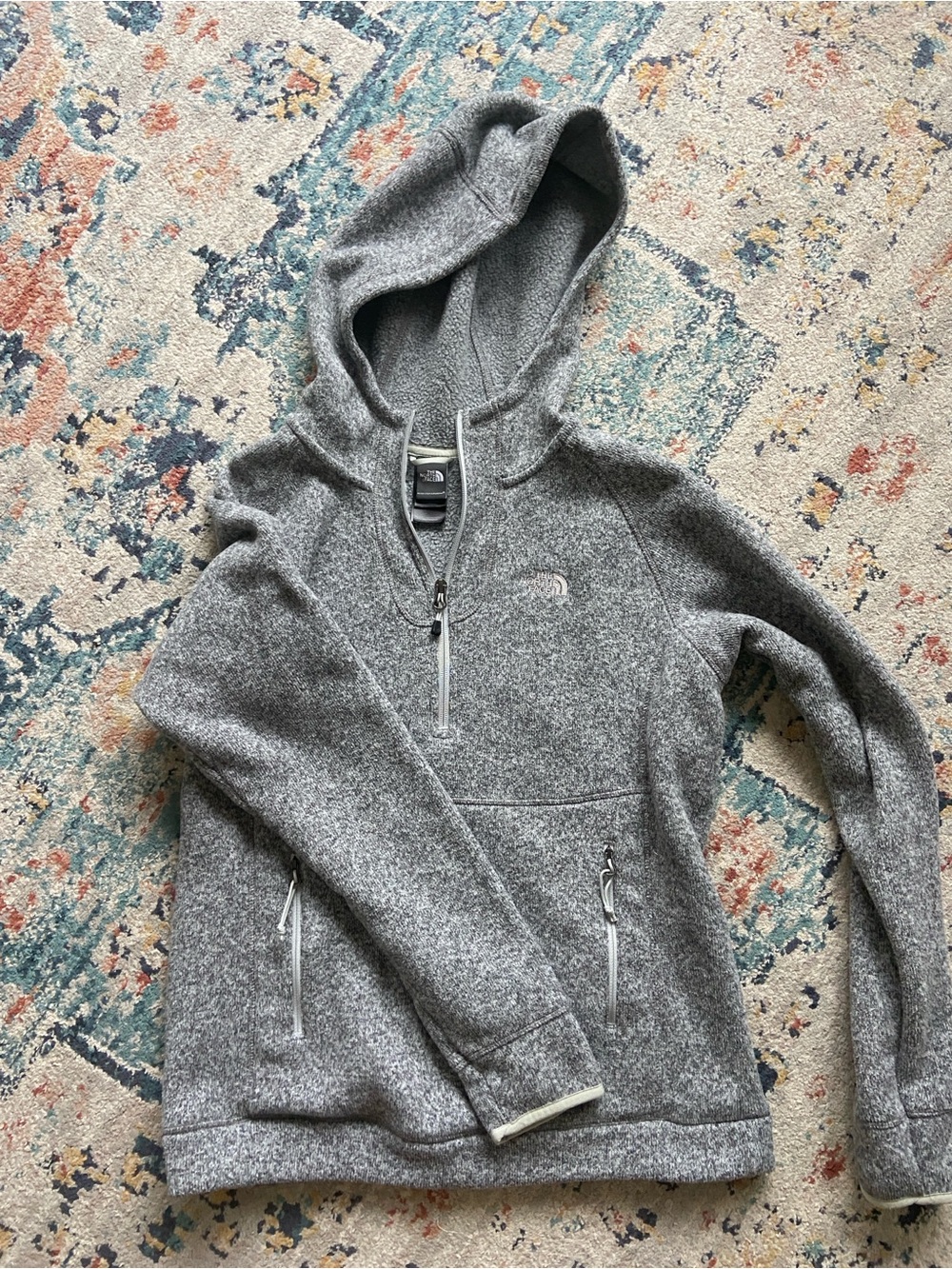 The North Face Women’s gray fleece pullover